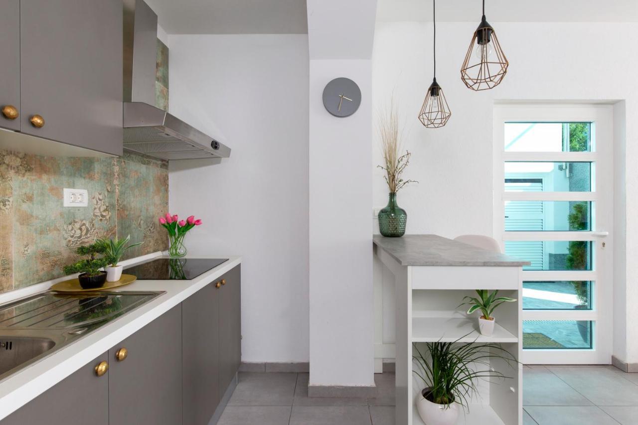 Apartment Antoni 2 Подстрана Екстер'єр фото